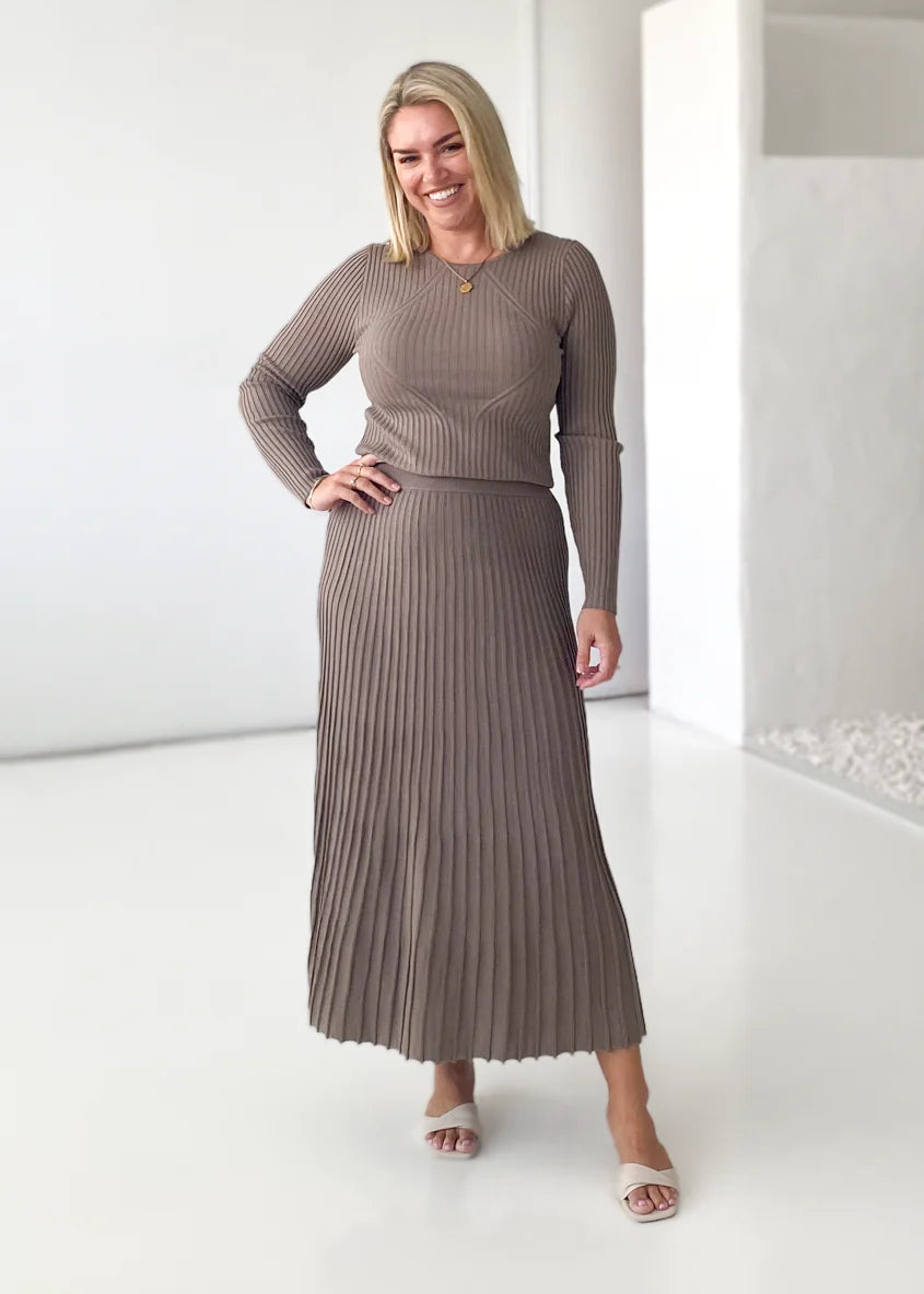 Skylee Knit Maxi Skirt - Mocha
