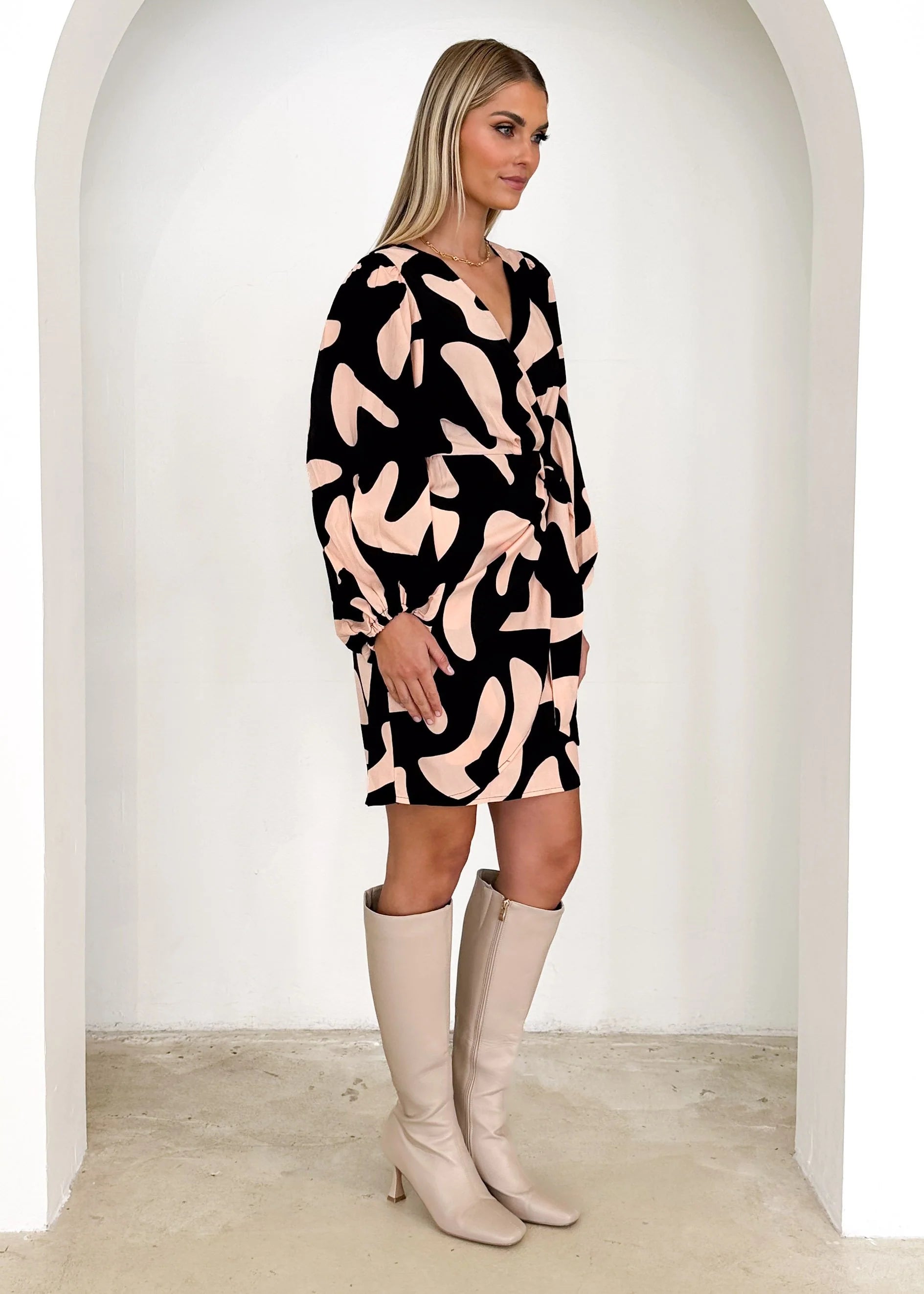 Theorra Dress - Peach Vacation