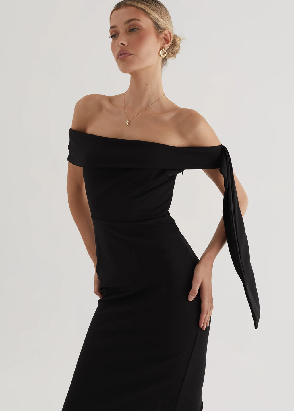 Renia Off Shoulder Maxi Dress - Black