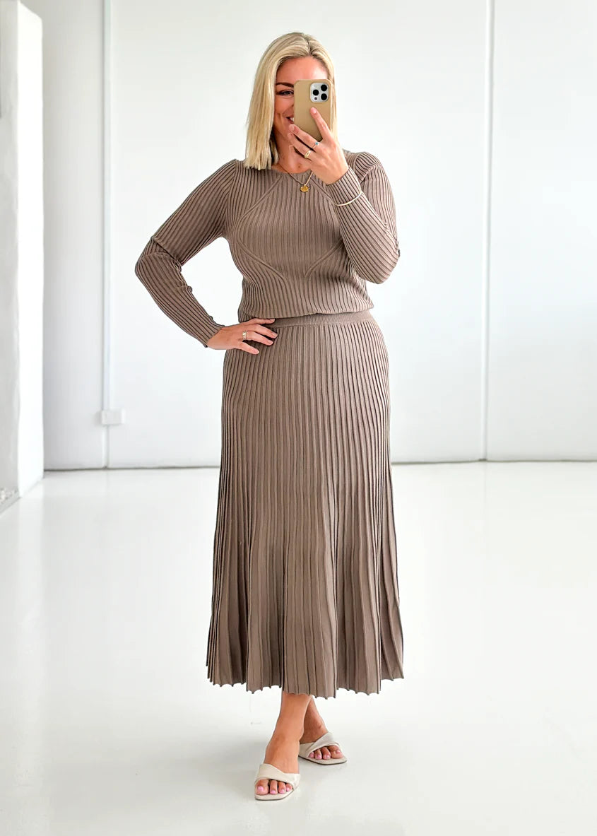 Skylee Knit Maxi Skirt - Mocha