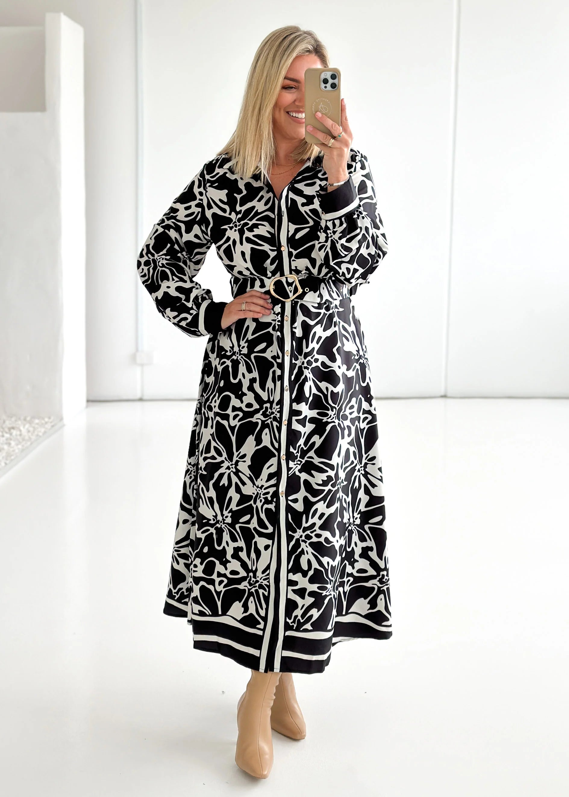 Gotter Maxi Dress - Black Abstract