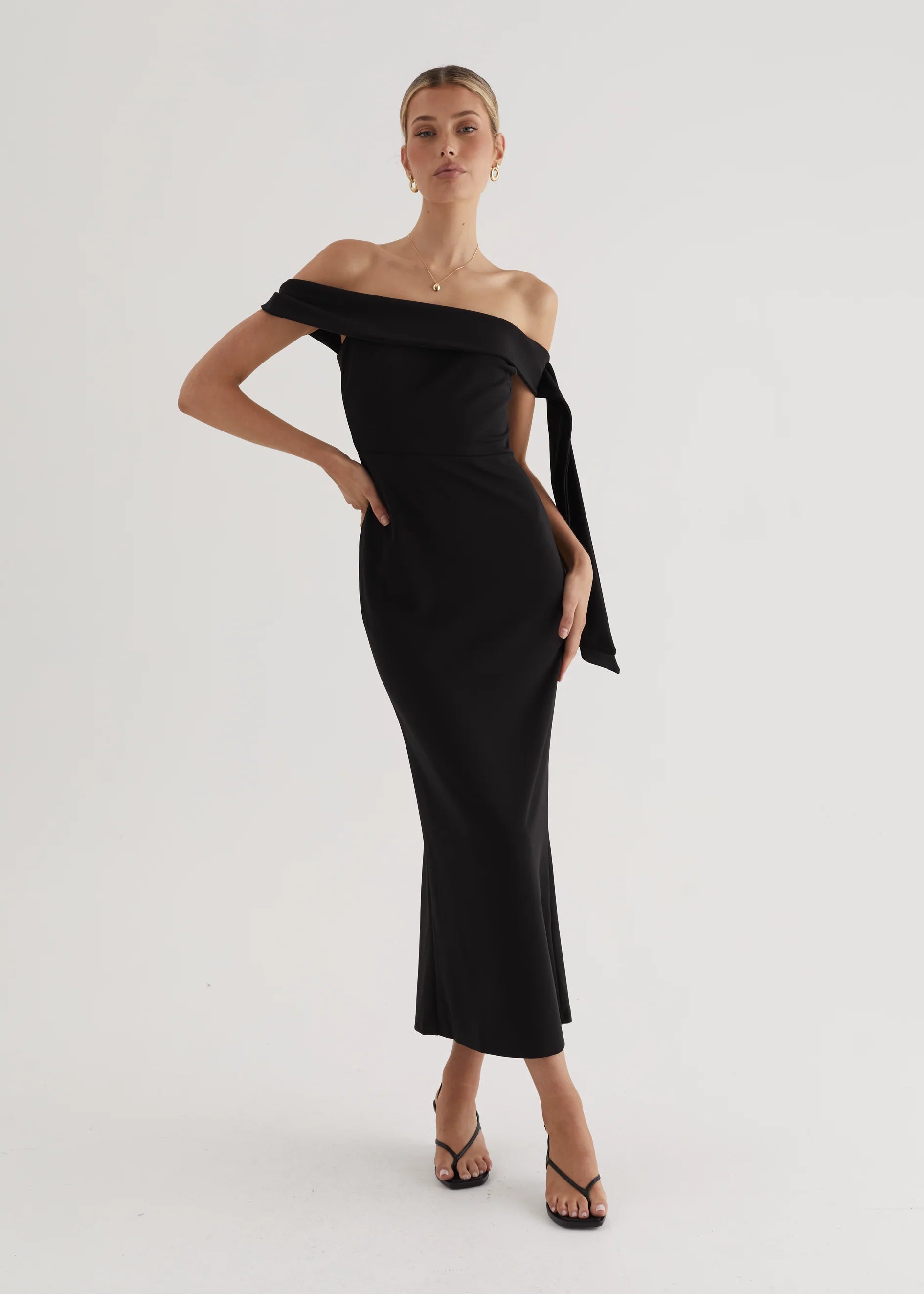 Renia Off Shoulder Maxi Dress - Black