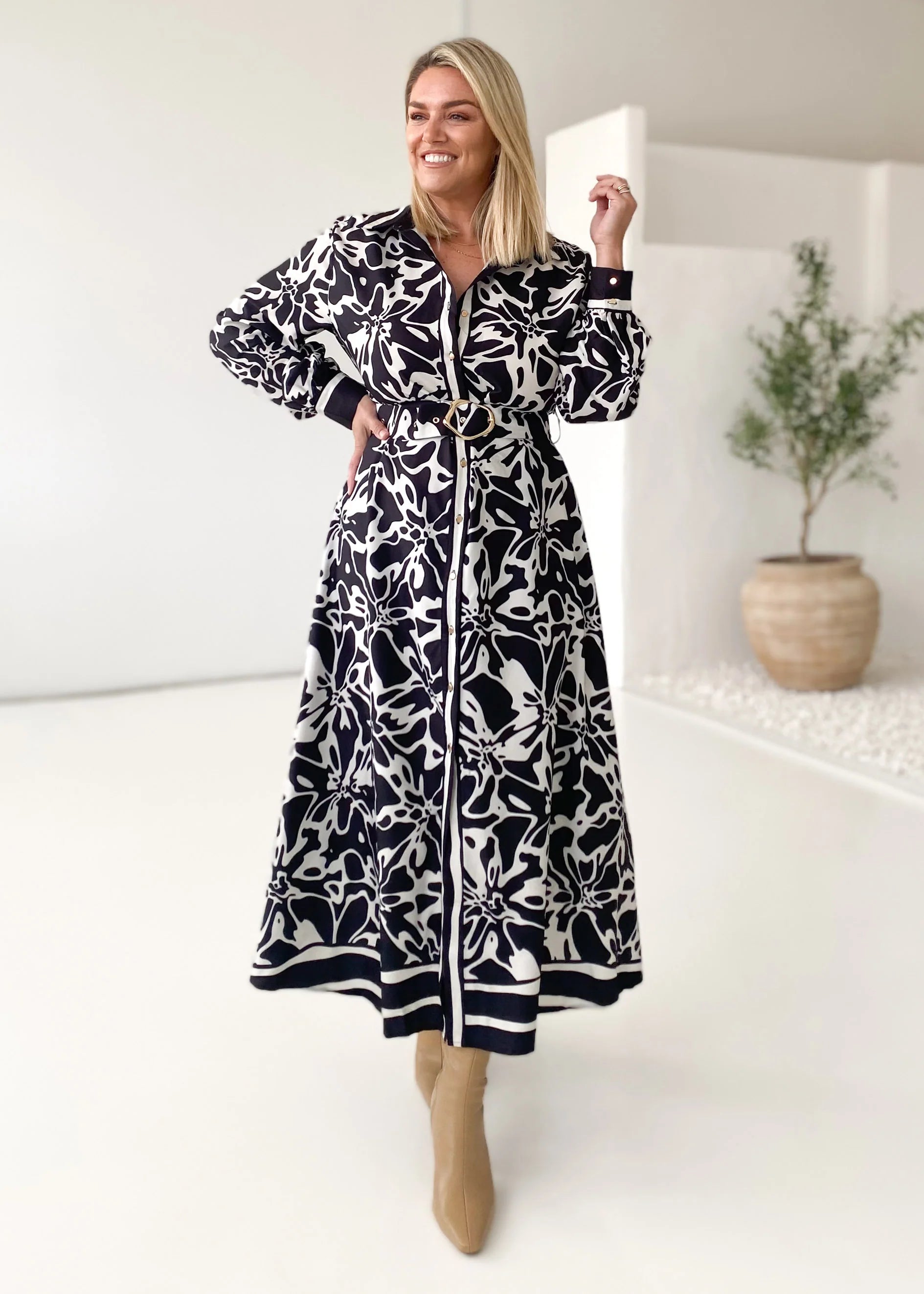 Gotter Maxi Dress - Black Abstract