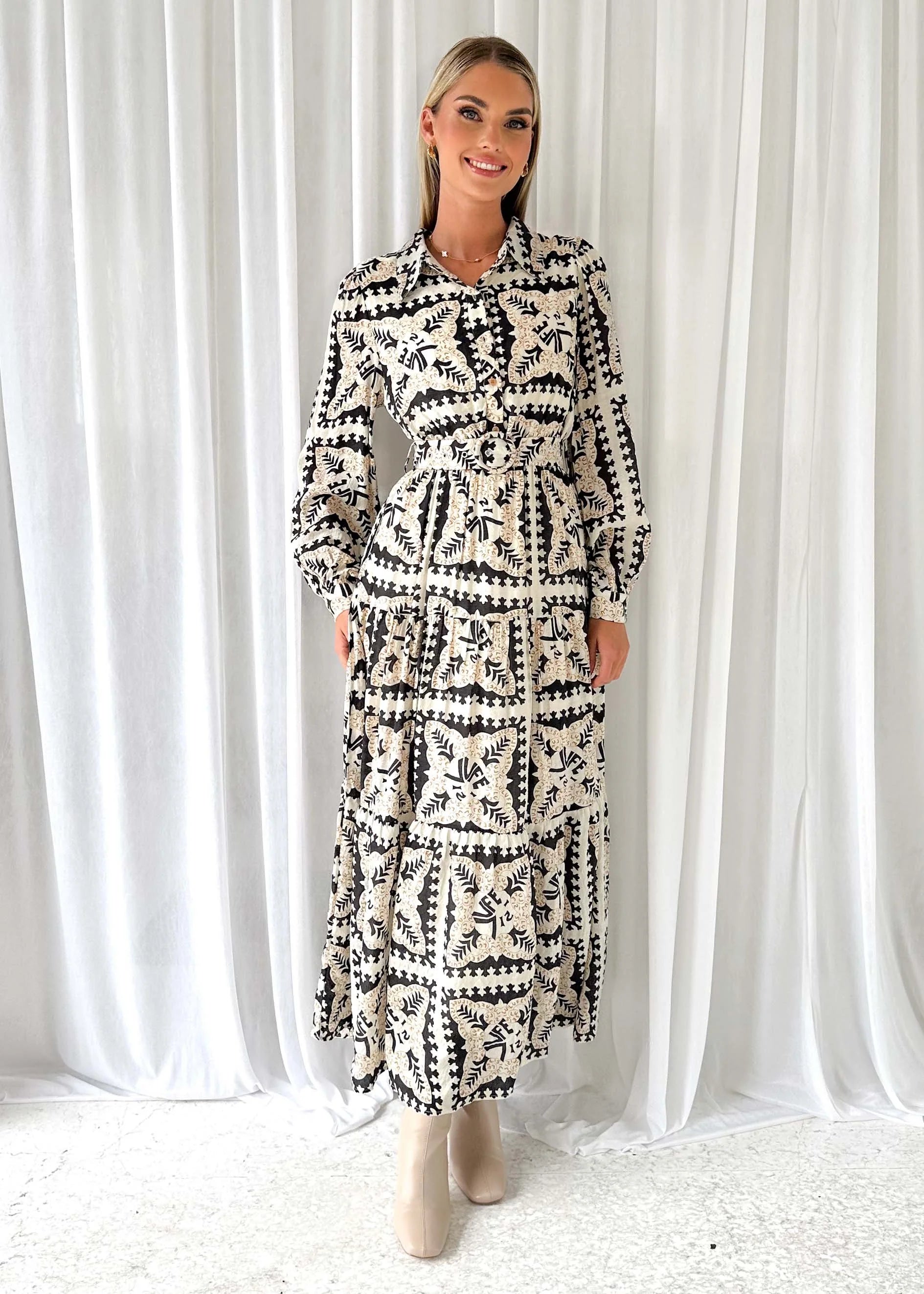 Jeltra Maxi Dress - Black Paisley