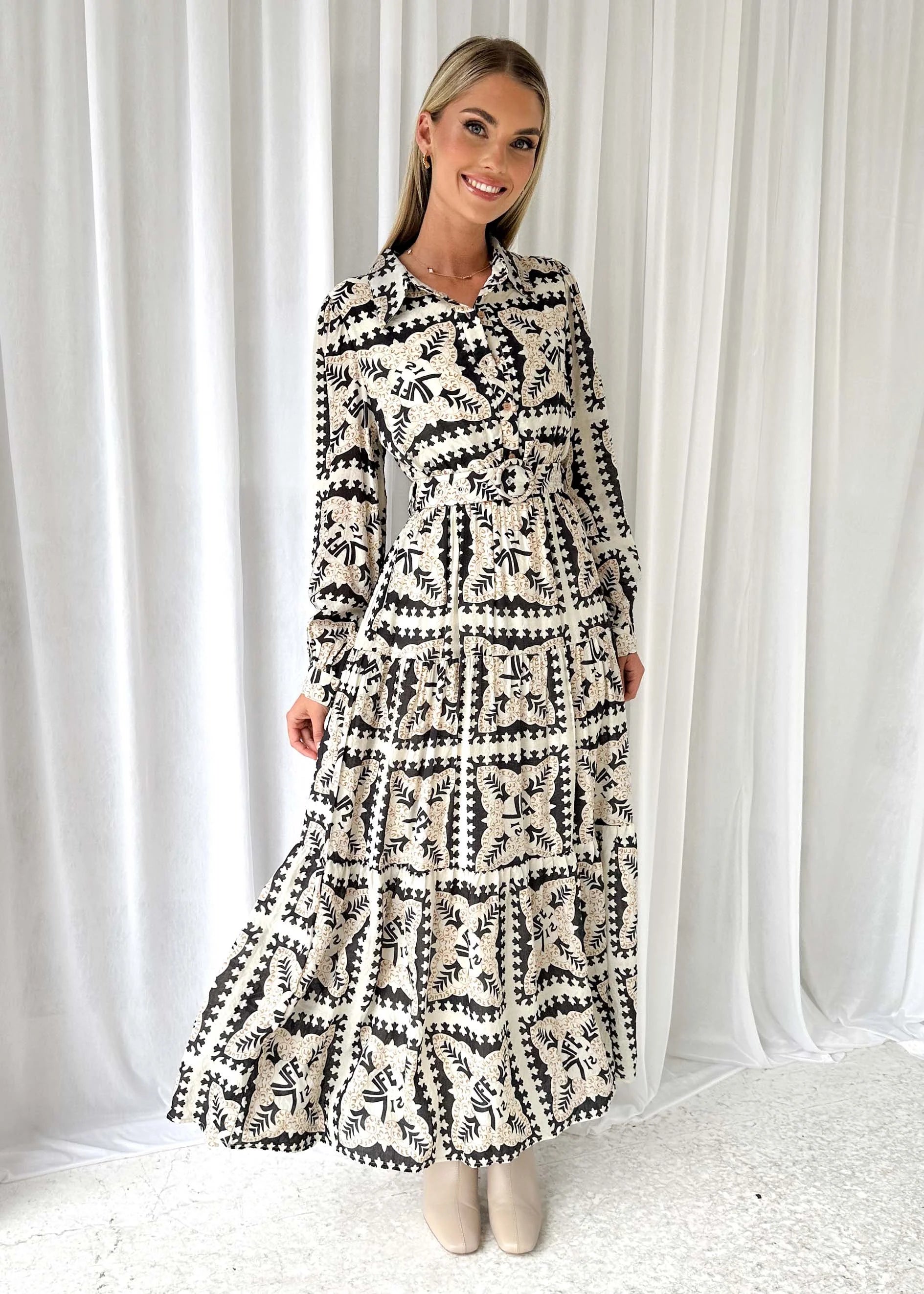 Jeltra Maxi Dress - Black Paisley