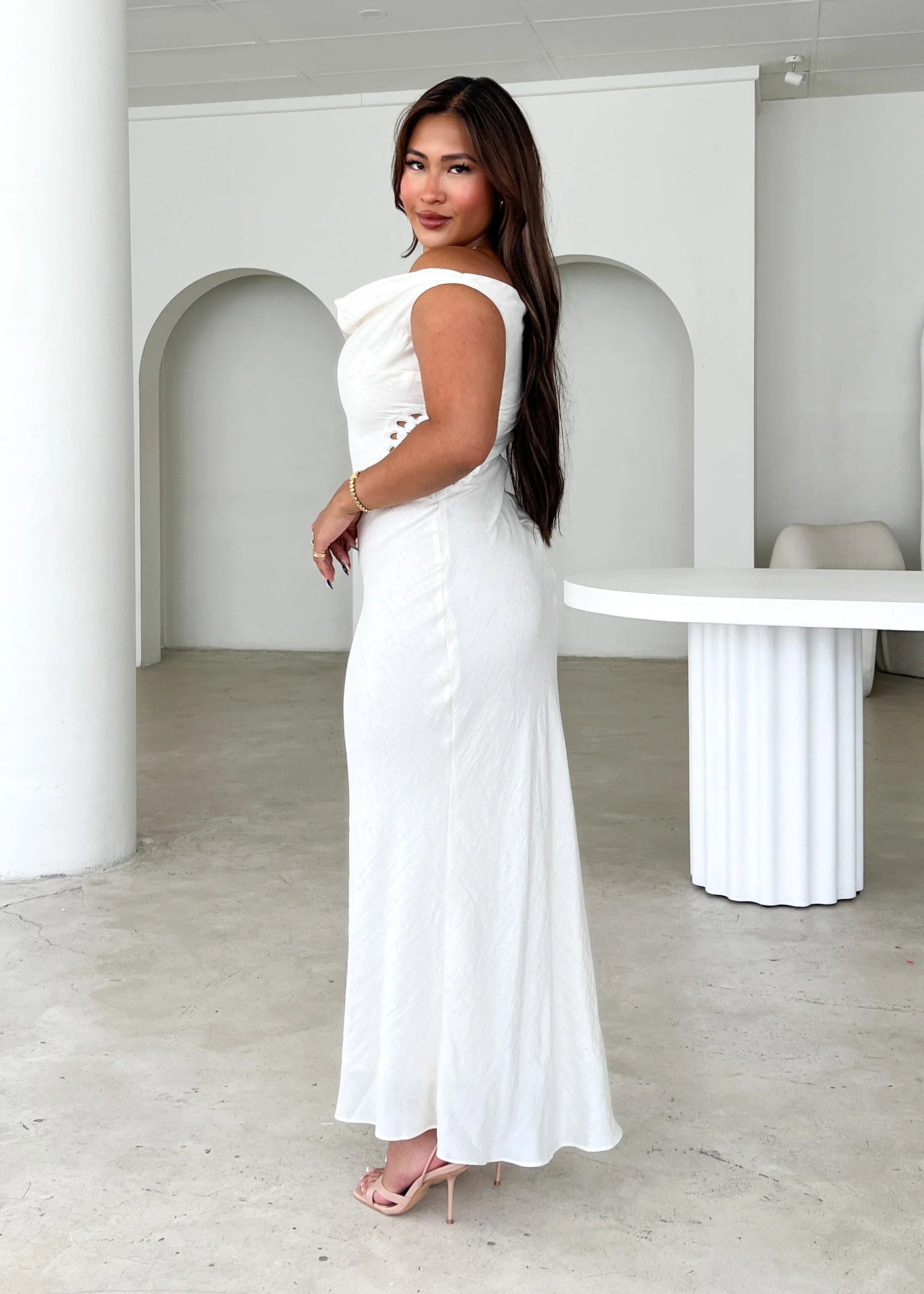 Sarai One Shoulder Maxi Dress - Cream