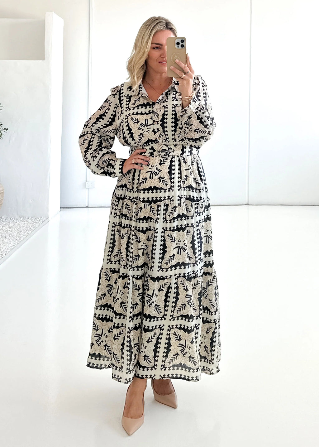 Jeltra Maxi Dress - Black Paisley