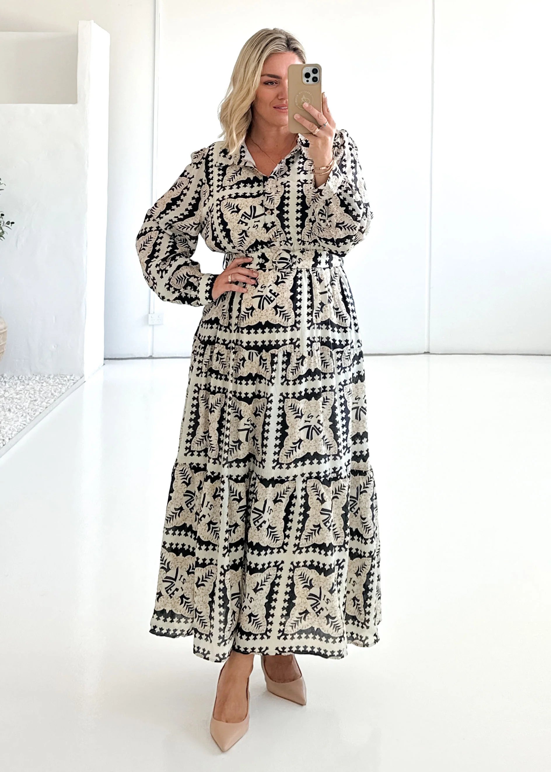 Jeltra Maxi Dress - Black Paisley