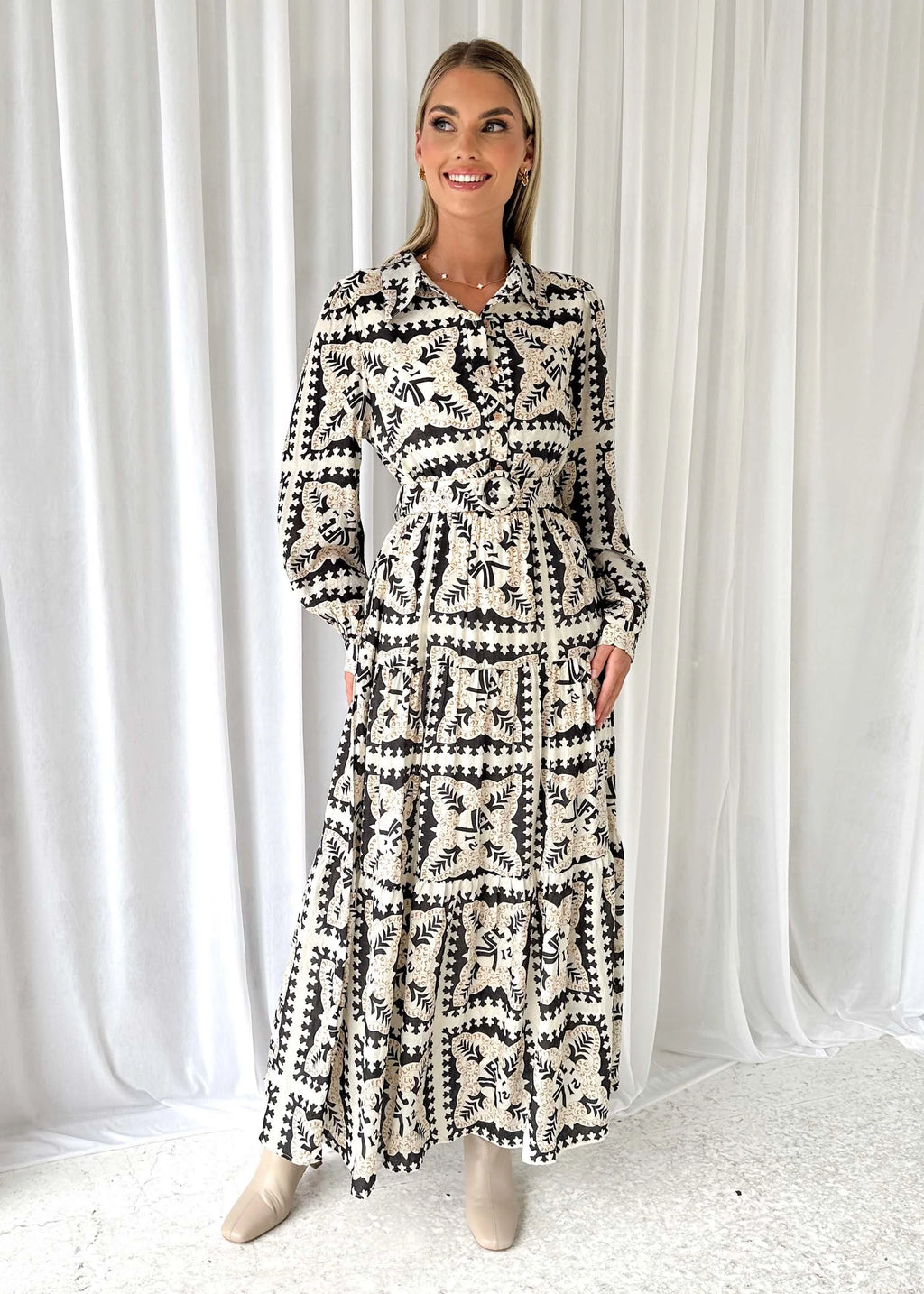 Jeltra Maxi Dress - Black Paisley