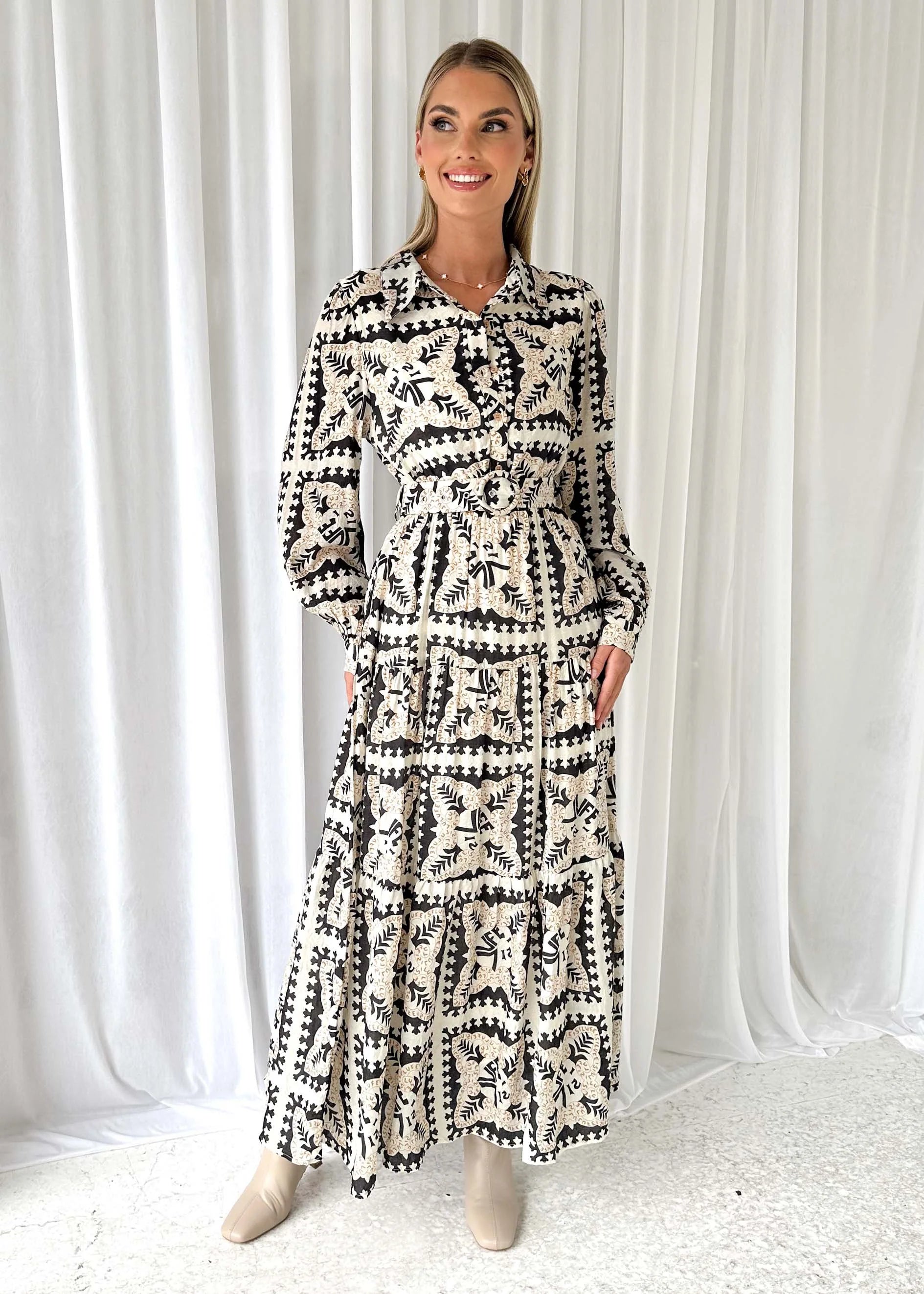 Jeltra Maxi Dress - Black Paisley