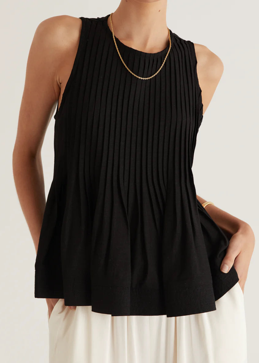 Norvina Pleated Top - Black