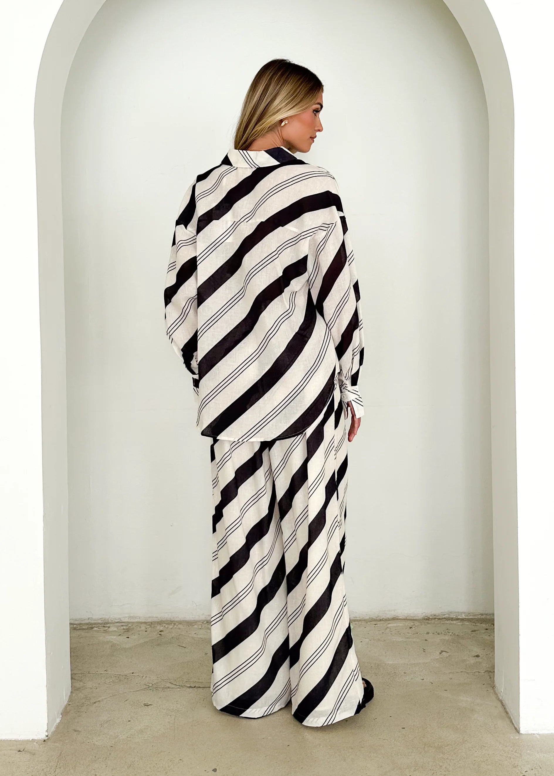 Jessa Shirt - Black Stripe