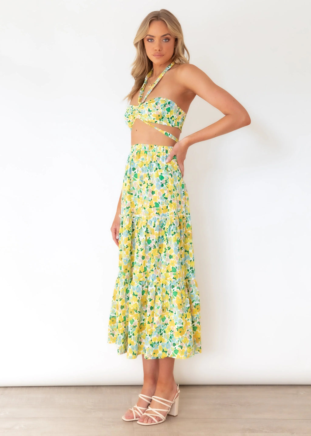 Karlia Crop - Lemon Flowers