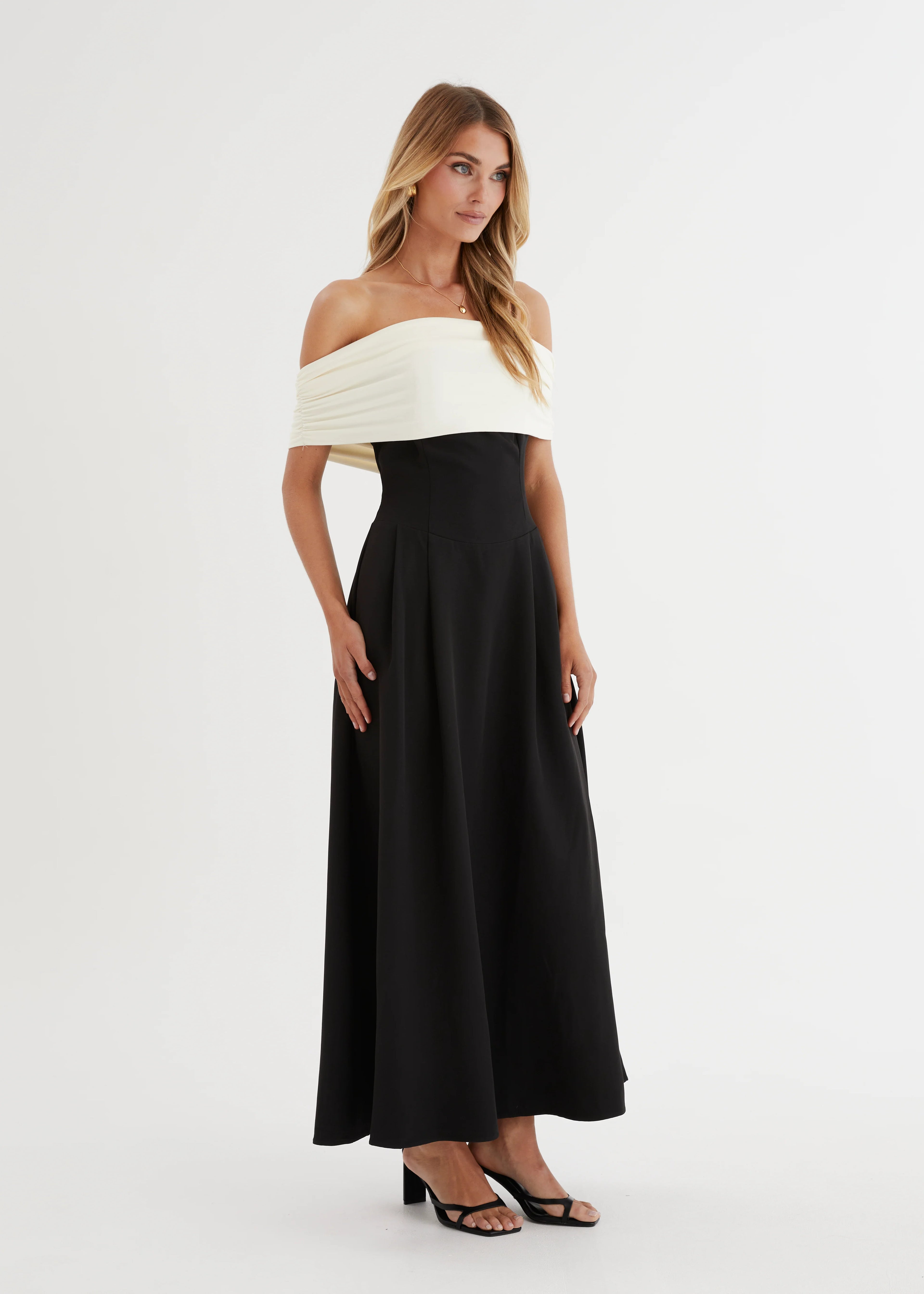 Alexiah Off Shoulder Maxi Dress - Black