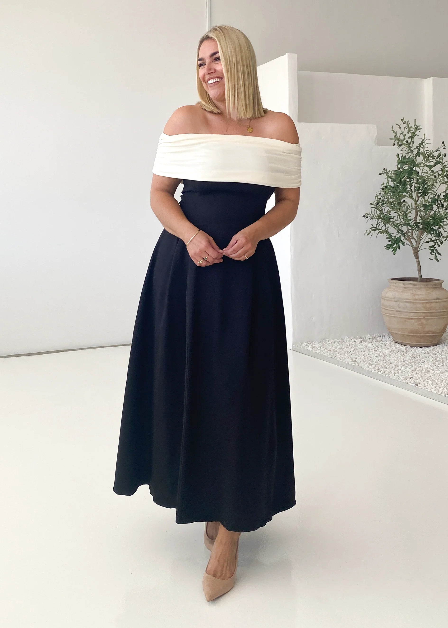 Alexiah Off Shoulder Maxi Dress - Black