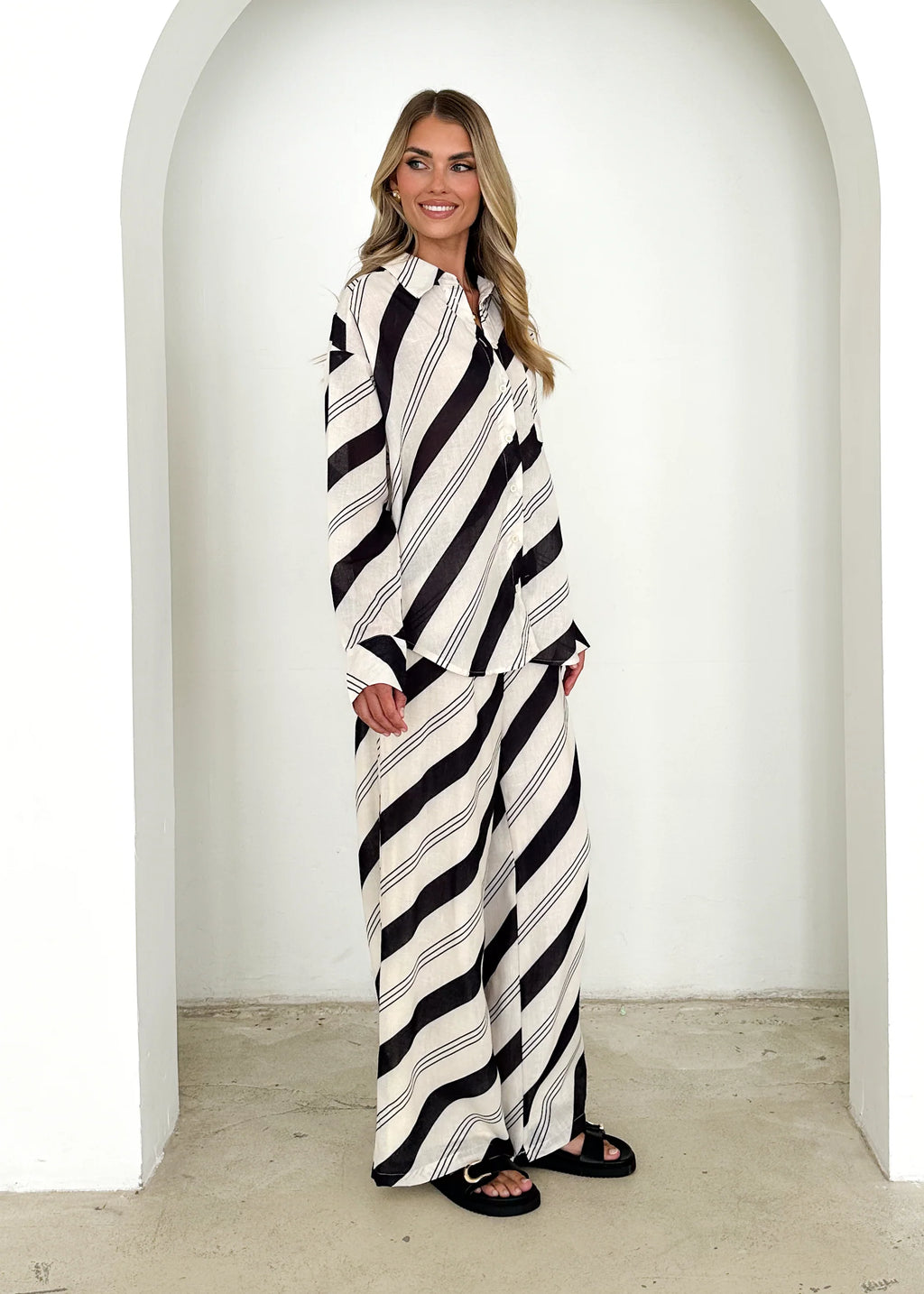 Jessa Shirt - Black Stripe