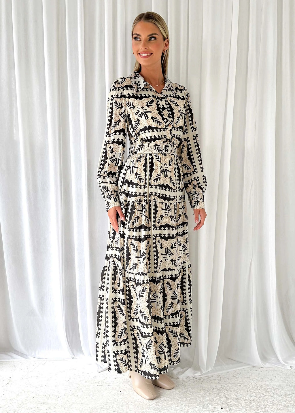 Jeltra Maxi Dress - Black Paisley