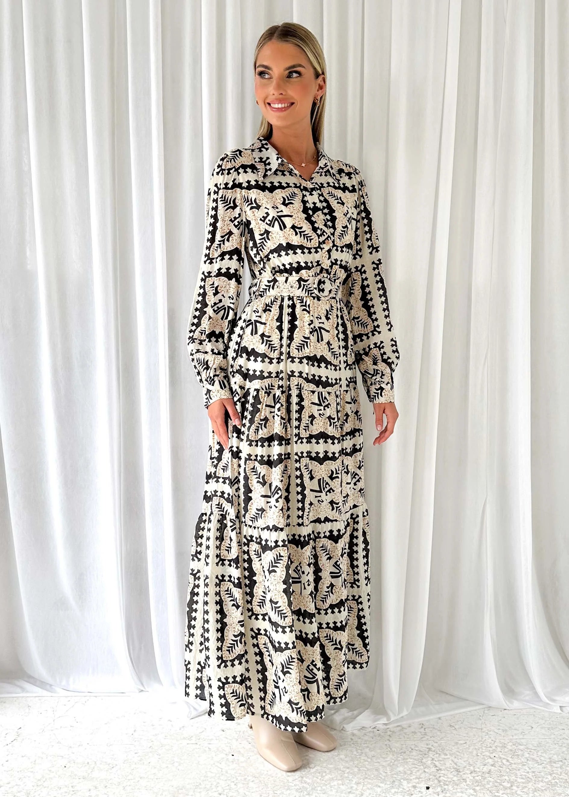 Jeltra Maxi Dress - Black Paisley