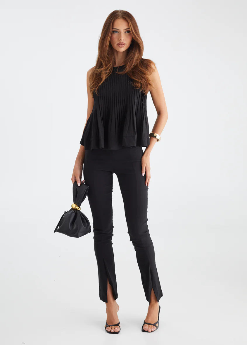 Norvina Pleated Top - Black